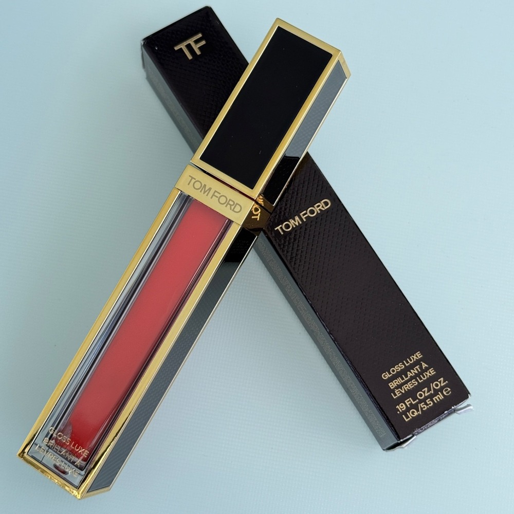 TOM FORD Gloss Luxe Lipstick, Red - Picture 2 of 5